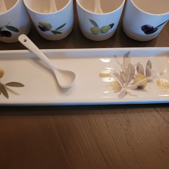 Olive Design Serveware Set - Picture 6 of 9